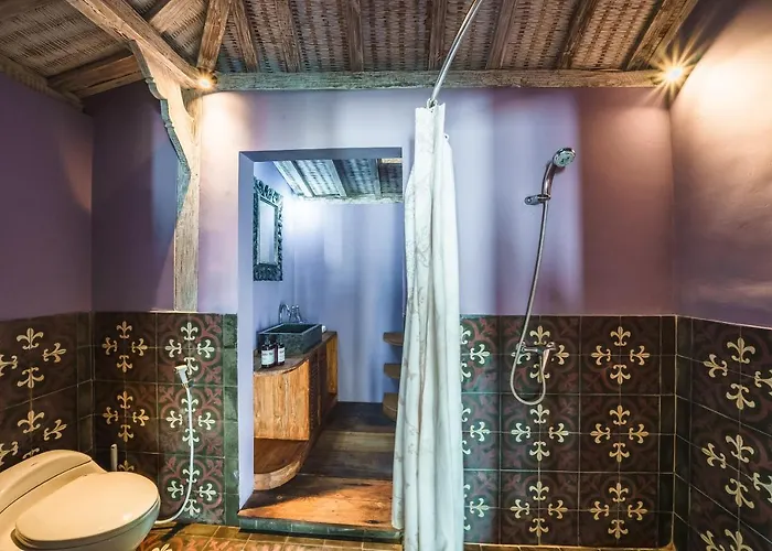West - Charming 2 Bdr In Oberoi - Perfect Location! *