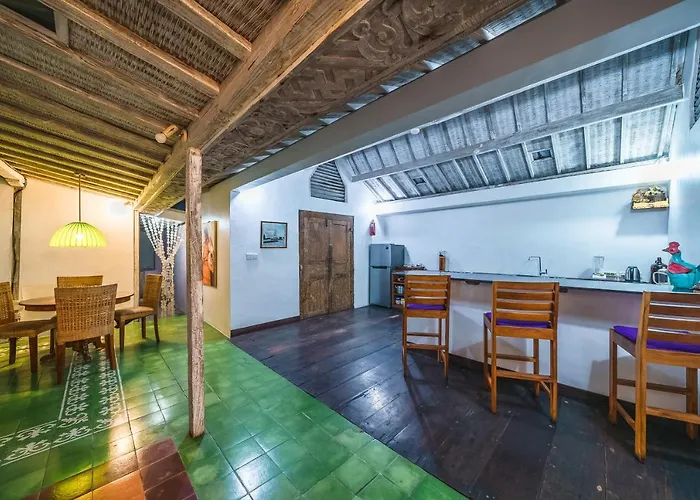 Villa West - Charming 2 Bdr In Oberoi - Perfect Location!