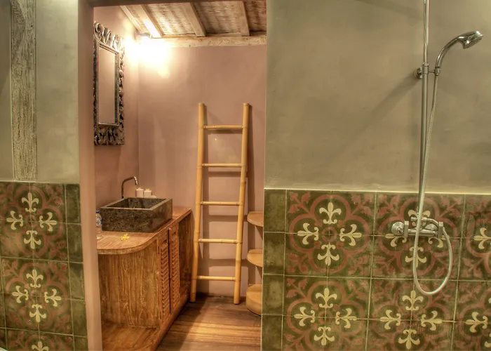 Villa West - Charming 2 Bdr In Oberoi - Perfect Location!