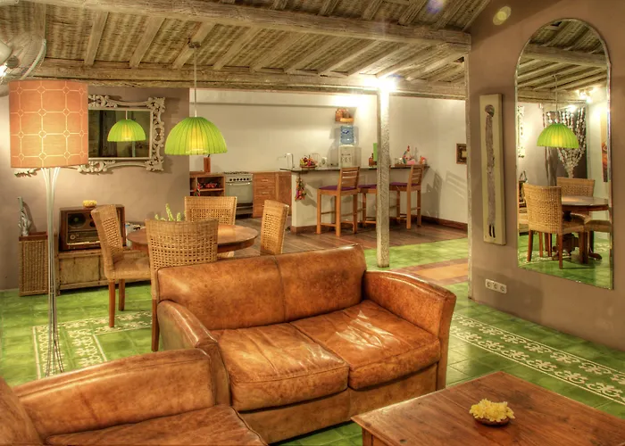 Villa West - Charming 2 Bdr In Oberoi - Perfect Location! *